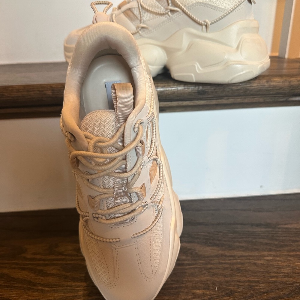 Steve Madden Spectator Chunky Sneaker in Bone